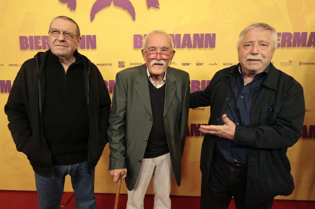 Ulrich Gumpert, Günter Sommer und Wolf Biermann bei der Premiere des Dokumentarfilms Biermann im Kino International. Berlin, 15.10.2026