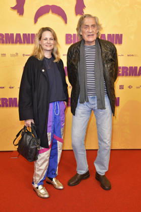 Antje Riis und Winfried Glatzeder bei der Premiere des Dokumentarfilms Biermann im Kino International. Berlin, 15.10.2026