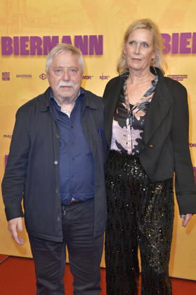 Wolf Biermann mit Ehemann Pamela Biermann bei der Premiere des Dokumentarfilms Biermann im Kino International. Berlin, 15.10.2026