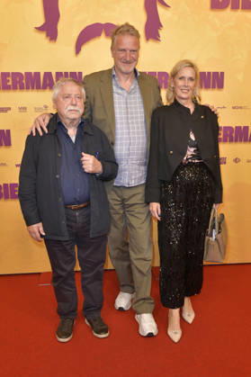 Wolf Biermann, Michael Souvignier und Pamela Biermann bei der Premiere des Dokumentarfilms Biermann im Kino International. Berlin, 15.10.2026