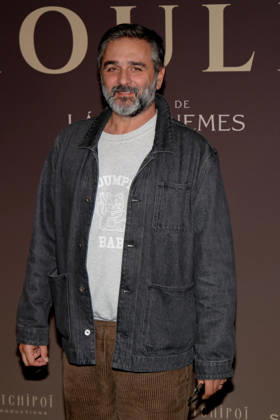 Olivier Nakache attends the Moulin Paris premiere on October 15, 2026, in Paris 460498, October 15, 2026, Paris, France  Copyright: xLionelxGuericolasx xStarfacex STAR_460498_004