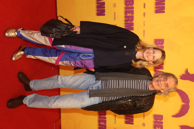 Antje Riis und Winfried Glatzeder bei der Premiere des Dokumentarfilms Biermann im Kino International. Berlin, 15.10.2026 Copyright: xAgenturxMatthiasxWehnertx xM.xGränzdörferx