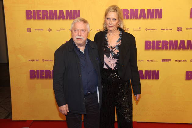 Wolf Biermann und Pamela Biermann bei der Premiere des Dokumentarfilms Biermann im Kino International. Berlin, 15.10.2026 Copyright: xAgenturxMatthiasxWehnertx xM.xGränzdörferx