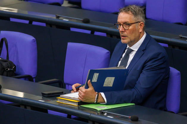 Bundestag Alexander Schweitzer (SPD), Bundesminister fuer Arbeit und Soziales, im Deutschen Bundestag am 16.10.26 in Berlin. Berlin Berlin Deutschland Bundestag