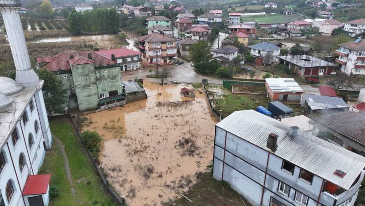 Heavy rain continues to affect Sakarya SAKARYA, TURKIYE - OCTOBER 16: An aerial view of floodwaters surrounding homes and roads in the Daricayiri neighborhood of Karasu district in Sakarya, Turkiye, on October 16, 2026. Heavy rainfall that began on the evening of the previous day continued to affect the province, and the area was seen from the air after flooding struck the neighborhood. Ibrahim Yozoglu Anadolu Sakarya Turkey. Editorial use only. Please get in touch for any other usage. Copyright: x2026xAnadoluxIbrahimxYozoglux