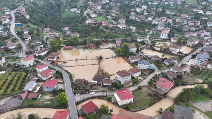 Heavy rain continues to affect Sakarya SAKARYA, TURKIYE - OCTOBER 16: An aerial view of floodwaters surrounding homes and roads in the Daricayiri neighborhood of Karasu district in Sakarya, Turkiye, on October 16, 2026. Heavy rainfall that began on the evening of the previous day continued to affect the province, and the area was seen from the air after flooding struck the neighborhood. Ibrahim Yozoglu Anadolu Sakarya Turkey. Editorial use only. Please get in touch for any other usage. Copyright: x2026xAnadoluxIbrahimxYozoglux