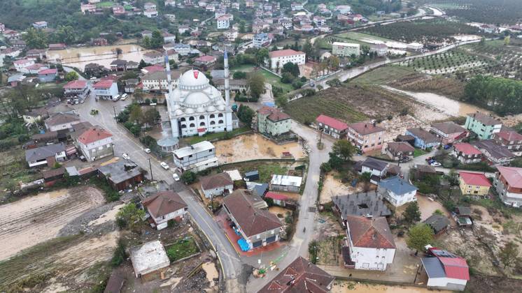 Heavy rain continues to affect Sakarya SAKARYA, TURKIYE - OCTOBER 16: An aerial view of floodwaters surrounding homes and roads in the Daricayiri neighborhood of Karasu district in Sakarya, Turkiye, on October 16, 2026. Heavy rainfall that began on the evening of the previous day continued to affect the province, and the area was seen from the air after flooding struck the neighborhood. Ibrahim Yozoglu Anadolu Sakarya Turkey. Editorial use only. Please get in touch for any other usage. Copyright: x2026xAnadoluxIbrahimxYozoglux