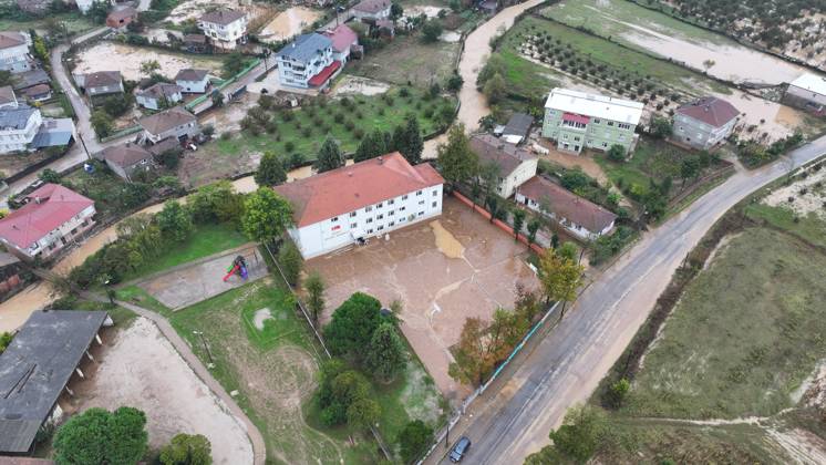 Heavy rain continues to affect Sakarya SAKARYA, TURKIYE - OCTOBER 16: An aerial view of floodwaters surrounding homes and roads in the Daricayiri neighborhood of Karasu district in Sakarya, Turkiye, on October 16, 2026. Heavy rainfall that began on the evening of the previous day continued to affect the province, and the area was seen from the air after flooding struck the neighborhood. Ibrahim Yozoglu Anadolu Sakarya Turkey. Editorial use only. Please get in touch for any other usage. Copyright: x2026xAnadoluxIbrahimxYozoglux