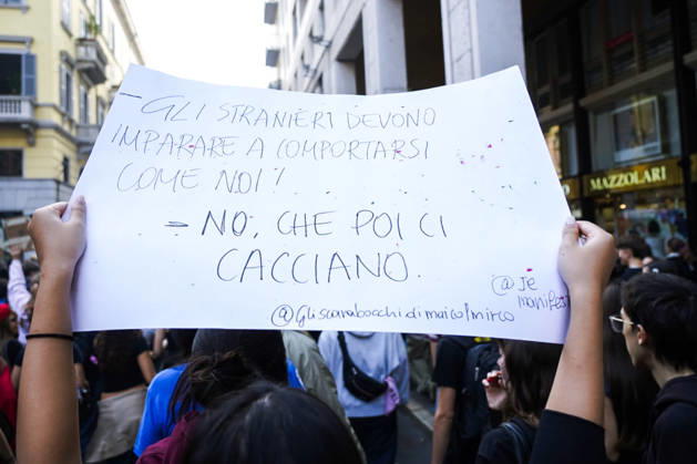 IPA89756927 - Milan, October 16, 2026: student march; Thousands of students demonstrate in support of education and against the cap on foreign students:  Copyright: xGiuliaxSciaccax xGiuliaxSciaccax IPA89756927