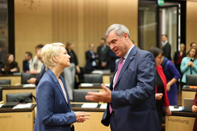 News Bilder des Tages Bundesrat 16.10.2025, Germany, Berlin, Bundesrat, 1069 Sitzung, mit Ministerpräsident Markus Söder, Portrait, Ministerpräsidentin Manuela Schwesig, Gestik, Ministerpräsident Gordon Schnieder CDU RLP, Ministerpräsident Hendrik Wüst CDU NRW, Berlin Berlin Germany