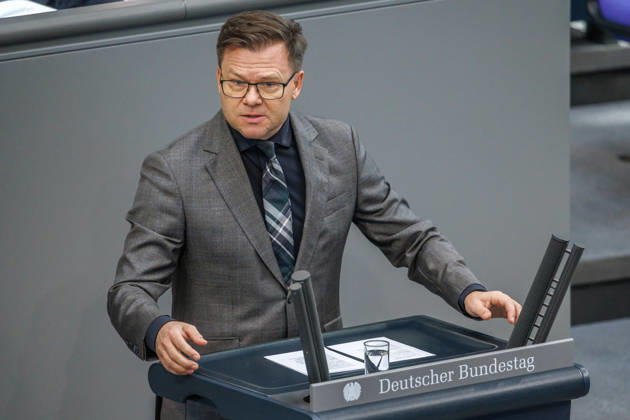 Bundestag Carsten Schneider (SPD), Minister fuer Umwelt, Klimaschutz, Naturschutz und nukleare Sicherheit, im Deutschen Bundestag am 16.10.26 in Berlin. Berlin Berlin Deutschland Bundestag