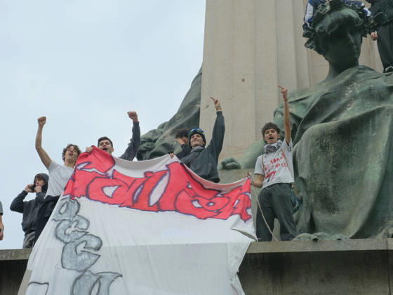 IPA89758502 - Turin, October 16, 2026: Student protests calling for funding for schools, not for war  Copyright: xCostantinoxSergix xCostantinoxSergix IPA89758502