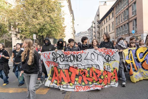 IPA89759918 - Milan, October 16, 26, Largo Cairoli, No One Is a Stranger Student Strike  Copyright: xGiuliaxSciaccax xGiuliaxSciaccax IPA89759918