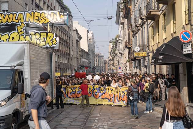 IPA89759937 - Milan, October 16, 26, Largo Cairoli, No One Is a Stranger Student Strike  Copyright: xGiuliaxSciaccax xGiuliaxSciaccax IPA89759937