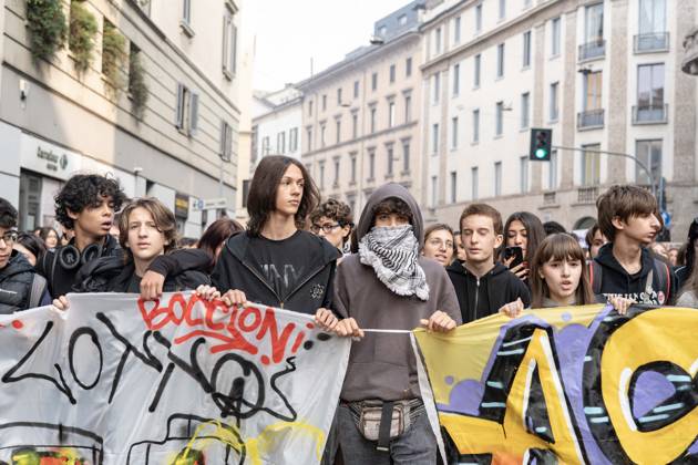 IPA89759914 - Milan, October 16, 26, Largo Cairoli, No One Is a Stranger Student Strike  Copyright: xGiuliaxSciaccax xGiuliaxSciaccax IPA89759914