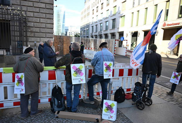 Rally calling for an AfD ban in Berlin BERLIN, GERMANY - OCTOBER 16: People take part in a rally near the Bundesrat calling for proceedings to ban the far-right Alternative for Germany (AfD) party and urge North Rhine-Westphalia Minister-President Hendrik Wüst to support their demand, as he is set to be elected President of the Bundesrat that day, in Berlin, Germany, on 16 October 2026. The rally is organized by the alliance NRW Appeal: AfD Ban Now, which reportedly collected more than 120,000 signatures in support of an AfD ban in North Rhine-Westphalia and is urging the Bundesrat to initiate proceedings before the Federal Constitutional Court to ban the party. Volodymyr Sindieiev Anadolu Berlin Germany. Editorial use only. Please get Copyright: x2026xAnadoluxVolodymyrxSindieievx