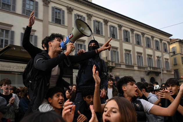 Nationwide school strike in Milan MILAN, ITALY - OCTOBER 16: Students take part in a demonstration during a nationwide school strike in Milan, Italy, on October 16, 2026. Protesters oppose the government s education policies and measures they consider discriminatory towards students of foreign origin, also highlighting demands for higher wages and an end to precarious employment in schools. Piero Cruciatti Anadolu Milan Italy. Editorial use only. Please get in touch for any other usage.  Copyright: x2026xAnadoluxPieroxCruciattix
