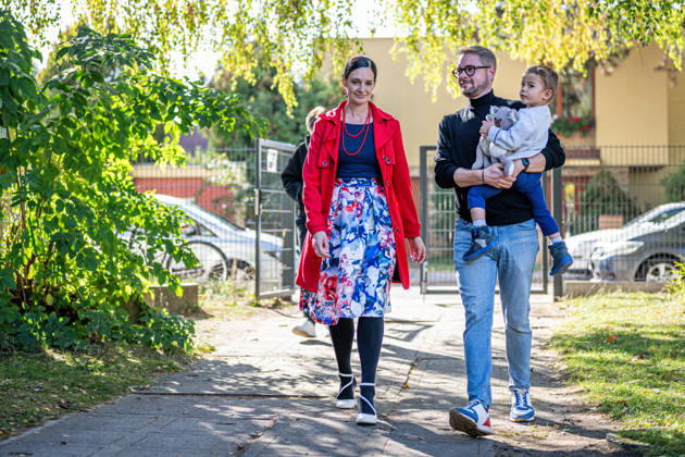 TOP 09 Chairman Matej Ondrej Havel with his family arrive to cast their vote in the second round of the Senate elections in the Hradec Kralove district, in Hradec Kralove, Hradec Kralove Region, Czech republic on October 16, 2026. (CTKxPhoto DavidxTanecek) CTKPhotoP2026101605269  CTKPhotoP2026101605269