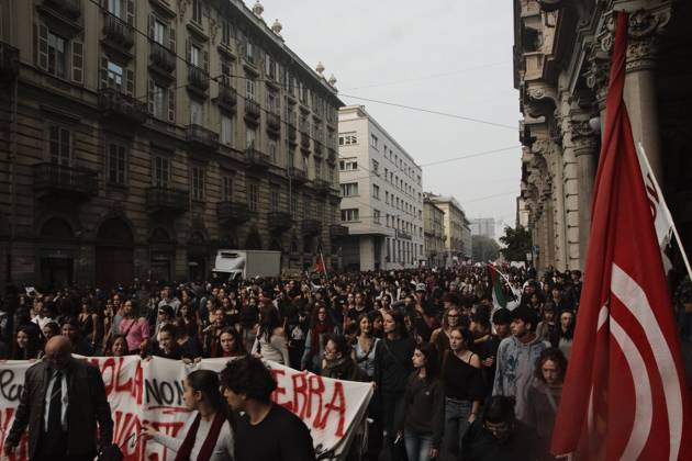 October 16, 2026, Turin, Italy: TURIN, ITALY, OCTOBER 16, 2026: Students demonstrate against deteriorating school buildings, insufficient education funding and job insecurity, calling for greater investment in education rather than military spending. Clashes break out in Piazza Castello, where police use water cannons and charge demonstrators. Earlier along the route, teachers link arms between students and police to prevent confrontation. Turin Italy - ZUMAq101 20261016_zna_q101_138 Copyright: xJulianxNelajx