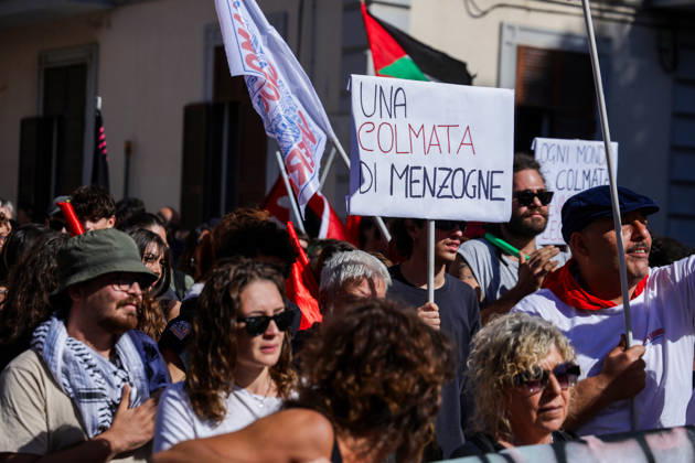 IPA89763009 - NAPLES, ITALY — OCTOBER 16, 2026: Environmental activists, students, and unemployed people take to the streets in the Bagnoli district of Naples to protest the municipal administration’s handling of the environmental remediation of the former Italsider steelworks site. The demonstration focuses on the ongoing redevelopment work in the area, where facilities for the 38th Louis Vuitton America’s Cup—scheduled to take place in Naples in 2027—are being built. Protesters raise concerns about environmental protection, the remediation process, and the project’s impact on the local community.  Copyright: xAntonioxBalasco LiveMediax xAntonioxBalasco LiveMediax IPA89763009