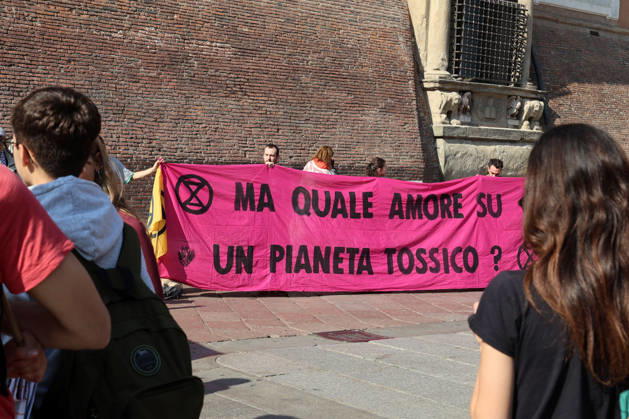 IPA89762529 - Bologna, October 16, 2026. Students and environmentalists gathered to demonstrate in support of the environment and against war on International Climate Day. Pictured is the march organized by Extinction Rebellion and Legambiente.  Copyright: xRobertoxBrancolinix xRobertoxBrancolini Ipax IPA89762529