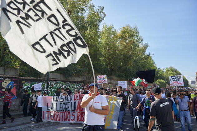 March for a climate strike in Naples NAPLES, ITALY - OCTOBER 16: People march for a climate strike to protest against governmental inaction towards global warming and climate change, part of demonstrations being held worldwide in a movement dubbed Fridays for Future inspired by the Swedish climate activist Greta Thunberg and to call for the regeneration of the Bagnoli neighbourhood, which will host the America’s Cup next year in Naples, on October 16, 2026. Eliano Imperato Anadolu Naples Italy. Editorial use only. Please get in touch for any other usage.  Copyright: x2026xAnadoluxElianoxImperatox