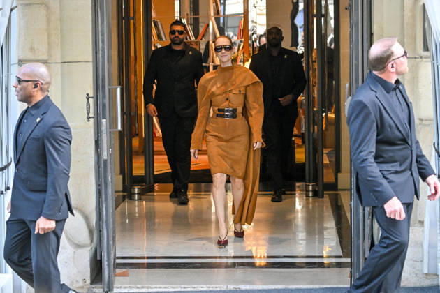 Céline Dion was spotted leaving the Royal Monceau hotel, heading toward the Plenitude Arena for the penultimate show of her concert series in the French capital, Paris, France, on October 16, 2026. Christian Liewig, Bestimage. Céline Dion was spotted leaving the Royal Monceau hotel, heading toward the Plenitude Arena for the penultimate show of her concert series in the capital, Paris, France, on October 16, 2026. Paris, France Copyright: xChristianxLiewigx xBestimagexChristianxLiewigx xBestimagex