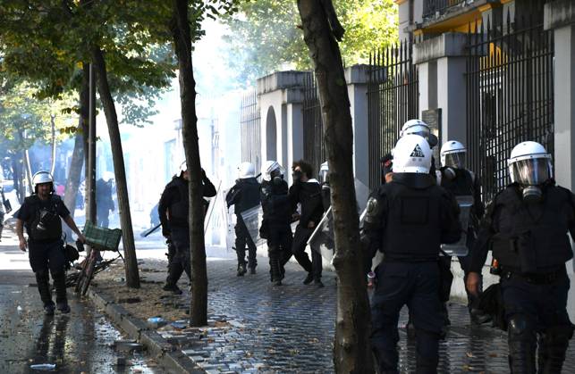 Demonstrations organized by students demanding improvements to their educational conditions continue in Albania TIRANA, ALBANIA - OCTOBER 16: Riot police deploy tear gas during clashes with student demonstrators protesting for improved educational conditions and lower fees in Tirana, Albania on October 16, 2026. Security forces intervened with tear gas and crowd-control measures after confrontations broke out near key government structures and university perimeters. Olsi Shehu Anadolu Tirana Albania. Editorial use only. Please get in touch for any other usage.  Copyright: x2026xAnadoluxOlsixShehux