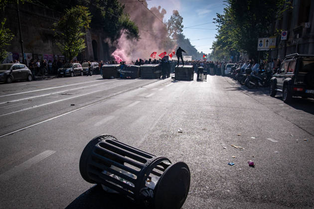 October 16, 2026, Rome, Rm, Italy: Thousands of students are taking to the streets to protest against the Meloni governmentÃ¢â‚¬â ¢s education policies. The studentsÃ¢â‚¬â ¢ demands include: No one is a foreigner; fund schools, not war; and no to the militarization of school. Moments of tension: some students overturn several dumpsters and drag them onto the street. Rome Italy  - ZUMAg256 20261016_znp_g256_017 Copyright: xMarcoxDixGianvitox