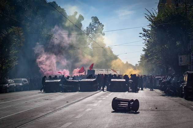 October 16, 2026, Rome, Rm, Italy: Thousands of students are taking to the streets to protest against the Meloni government™s education policies. The students™ demands include: No one is a foreigner; fund schools, not war; and no to the militarization of school. Moments of tension: some students overturn several dumpsters and drag them onto the street. Rome Italy - ZUMAg256 20261016_znp_g256_034 Copyright: xMarcoxDixGianvitox