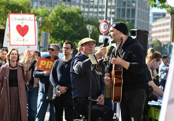Rally calling for an AfD ban in Berlin BERLIN, GERMANY - OCTOBER 16: People take part in a rally near the Bundesrat calling for proceedings to ban the far-right Alternative for Germany (AfD) party and urge North Rhine-Westphalia Minister-President Hendrik Wüst to support their demand, as he is set to be elected President of the Bundesrat that day, in Berlin, Germany, on 16 October 2026. The rally is organized by the alliance NRW Appeal: AfD Ban Now , which reportedly collected more than 120,000 signatures in support of an AfD ban in North Rhine-Westphalia and is urging the Bundesrat to initiate proceedings before the Federal Constitutional Court to ban the party. Volodymyr Sindieiev Anadolu Berlin Germany. Editorial use only. Please get Copyright: x2026xAnadoluxVolodymyrxSindieievx