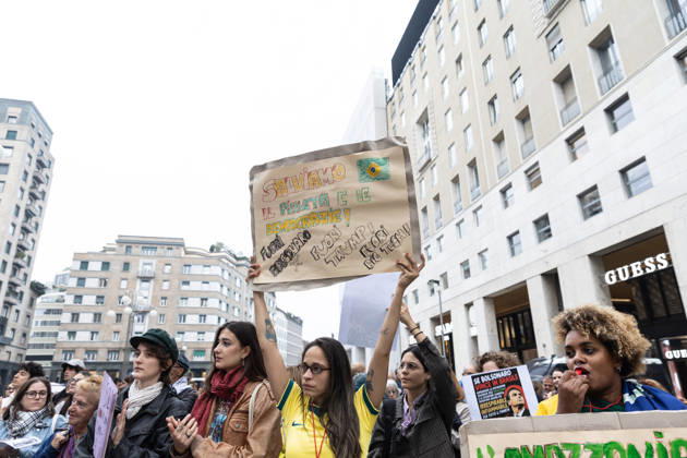 IPA89767289 - Milan, October 16, 2026, Piazza San Babila, Fridays for Future Italy rally; climate and environmental activists in the photo: Brazilian activists  Copyright: xFrancescoxEnriquezx xFrancescoxEnriquezx IPA89767289