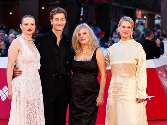 IPA89767758 - Roma Cinema Fest 2026. Day 4 Photocall for the film Eurotrash. Pictured are Luna Wedler, Alexander Fehling, Barbara Sukowa, and Frauke Finsterwalder  Copyright: xMaurizioxD Avanzox xPoolxRomaxFilmxFestx2026x IPA89767758