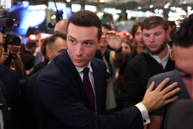 BARDELLA MONDIAL AUTO PHOTOPQR LE PARISIEN Le Parisien Arnaud Journois October 16, 2026 Paris, October 16, 2026 2026 Paris Motor Show National Rally (RN) President Jordan Bardella visits thePhoto: Le Parisien, Arnaud Journois Jordan Bardella, president of the French far-right party Rassemblement National (RN), during a visit to the 91st edition of the Paris International Auto Show at the Porte de Versailles in Paris on October 16, 2026, France  Copyright: xPHOTOPQR LExPARISIEN MAXPPPxLexParisienx xArnaudxJournoisx 20261016LPA2990 20261016LPA2990