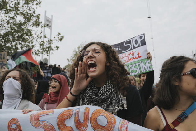 October 16, 2026, Turin, Turin, ITALY: TURIN, ITALY - OCTOBER, 16, 2026..Italian students demonstrate against cuts to public education, the structural deterioration of school buildings and rearmament. Over the past week, many Italian high schools have been occupied in the wake of French students and their demands. Turin ITALY - ZUMAm214 20261016_zip_m214_008 Copyright: xMatteoxSeccix