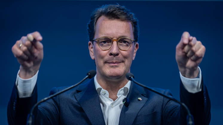 News Bilder des Tages Hendrik Wüst, Ministerpräsident NRW, hält eine Rede auf der Bühne;78. Deutschlandtag 2026 in Bonn - Junge Union - JU - Jugendorganisation von CDU und CSU, Bonn NRW Deutschland World Conference Center Bonn