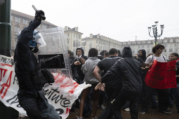 October 16, 2026, Turin, Turin, ITALY: TURIN, ITALY - OCTOBER, 16, 2026..Italian students demonstrate against cuts to public education, the structural deterioration of school buildings and rearmament. Over the past week, many Italian high schools have been occupied in the wake of French students and their demands. Turin ITALY - ZUMAm214 20261016_zip_m214_016 Copyright: xMatteoxSeccix