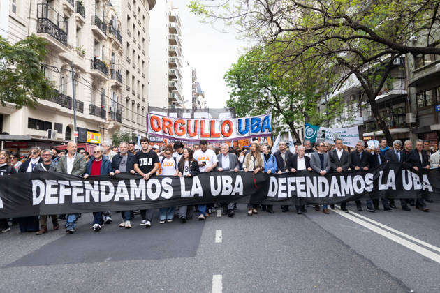 October 16, 2026, Buenos Aires, Buenos Aires, Argentina: Teaching and non-teaching staff, along with university deans, march towards Argentina™s National Congress to demand compliance with the University Budget Law. Buenos Aires Argentina - ZUMAp265 20261016_zip_p265_034 Copyright: xDelfinaxCorberaxPix