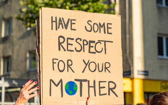 16.10.2026 Fridays For Future Klimastreik Klimaschutz ankündigen reicht nicht - Ohne Klimaschutz ist alles nix! TeilnehmerInnen des Fridays For Future Klimastreiks unter dem Motto Klimaschutz ankündigen reicht nicht - Ohne Klimaschutz ist alles nix! in der Prater Hauptallee beim Praterstern und an der Wiener Ringstraße in Wien, Österreich. Wien Prater Hauptallee beim Praterste Wien Oesterreich