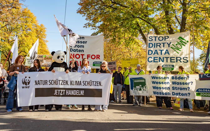 16.10.2026 Fridays For Future Klimastreik Klimaschutz ankündigen reicht nicht - Ohne Klimaschutz ist alles nix! TeilnehmerInnen des Fridays For Future Klimastreiks unter dem Motto Klimaschutz ankündigen reicht nicht - Ohne Klimaschutz ist alles nix! in der Prater Hauptallee beim Praterstern und an der Wiener Ringstraße in Wien, Österreich. Wien Prater Hauptallee beim Praterste Wien Oesterreich