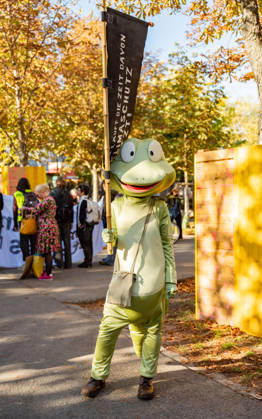 16.10.2026 Fridays For Future Klimastreik Klimaschutz ankündigen reicht nicht - Ohne Klimaschutz ist alles nix! TeilnehmerInnen des Fridays For Future Klimastreiks unter dem Motto Klimaschutz ankündigen reicht nicht - Ohne Klimaschutz ist alles nix! in der Prater Hauptallee beim Praterstern und an der Wiener Ringstraße in Wien, Österreich. Wien Prater Hauptallee beim Praterste Wien Oesterreich