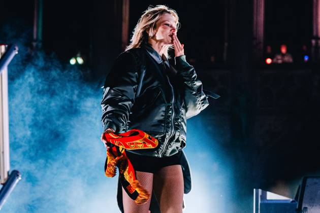 Belgian singer Angele pictured during the Angele Instinct Release Party , a surprise party organized by the Brussels singer to celebrate the release of her album Instinct at the Grote Markt Grand Place, in Brussels, Friday 16 October 2026.  EMILExWINDAL 190036489