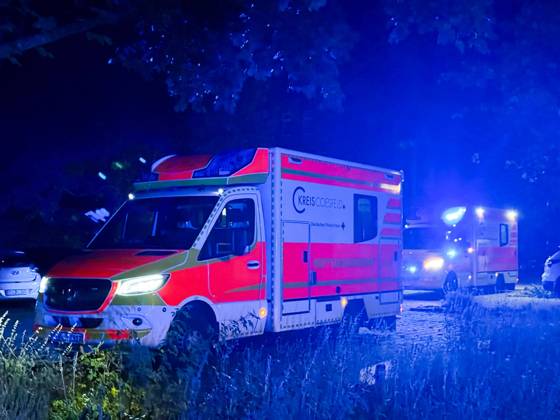 Olfen: Eine Frau tot, zwei weitere schwer verletzt – Tatverdächtiger in Gewahrsam 7aIMG: 0577212 2 Retthungshubschrauber, Feuerwehr Olfen, 3 RTW, Notfallseelsorge und Polizei - Mehrere Verletzte vermutlich eine Tote Person in Altenheim - St. Vitus Stift OlfenNordrhein-Westfalen, Olfen, Deutschland Copyright: 7aktuell.dex xMarcxGruber 0577212 20261016_7a_express_20261016_2156_577212
