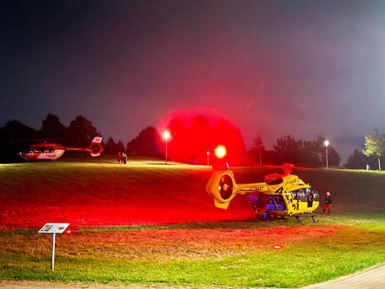 Olfen: Eine Frau tot, zwei weitere schwer verletzt – Tatverdächtiger in Gewahrsam 7aIMG: 0577213 2 Retthungshubschrauber, Feuerwehr Olfen, 3 RTW, Notfallseelsorge und Polizei - Mehrere Verletzte vermutlich eine Tote Person in Altenheim - St. Vitus Stift OlfenNordrhein-Westfalen, Olfen, Deutschland Copyright: 7aktuell.dex xMarcxGruber 0577213 20261016_7a_express_20261016_2156_577213