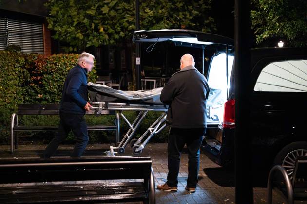 Olfen: Eine Frau tot, zwei weitere schwer verletzt – Tatverdächtiger in Gewahrsam 7aIMG: 0577241 2 Retthungshubschrauber, Feuerwehr Olfen, 3 RTW, Notfallseelsorge und Polizei - Mehrere Verletzte vermutlich eine Tote Person in Altenheim - St. Vitus Stift OlfenNordrhein-Westfalen, Olfen, Deutschland Copyright: 7aktuell.dex xMarcxGruber 0577241 20261016_7a_express_20261016_2156_577241