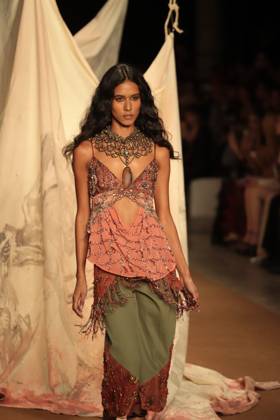RECORD DATE NOT STATED Hisha s fashion show at SPFW. Sao Paulo (SP), 10 16 2026 - Fashion SPFW - Hisha fashion show during Sao Paulo Fashion Week N61 at Pacubra in Ibirapuera, Sao Paulo.(Foto: Fabricio Bomjardim Thenews2 imago images) Hisha s fashion show at SPFW. Copyright: xFabricioxBomjardimx