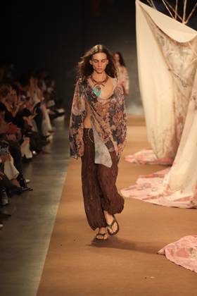 RECORD DATE NOT STATED Hisha s fashion show at SPFW. Sao Paulo (SP), 10 16 2026 - Fashion SPFW - Hisha fashion show during Sao Paulo Fashion Week N61 at Pacubra in Ibirapuera, Sao Paulo.(Foto: Fabricio Bomjardim Thenews2 imago images) Hisha s fashion show at SPFW.  Copyright: xFabricioxBomjardimx