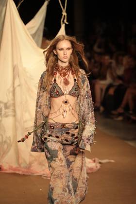 RECORD DATE NOT STATED Hisha s fashion show at SPFW. Sao Paulo (SP), 10 16 2026 - Fashion SPFW - Hisha fashion show during Sao Paulo Fashion Week N61 at Pacubra in Ibirapuera, Sao Paulo.(Foto: Fabricio Bomjardim Thenews2 imago images) Hisha s fashion show at SPFW. Copyright: xFabricioxBomjardimx