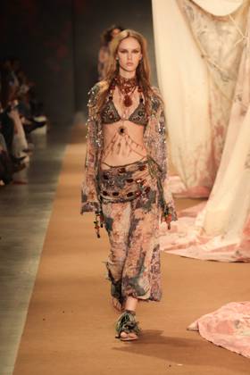 RECORD DATE NOT STATED Hisha s fashion show at SPFW. Sao Paulo (SP), 10 16 2026 - Fashion SPFW - Hisha fashion show during Sao Paulo Fashion Week N61 at Pacubra in Ibirapuera, Sao Paulo.(Foto: Fabricio Bomjardim Thenews2 imago images) Hisha s fashion show at SPFW. Copyright: xFabricioxBomjardimx