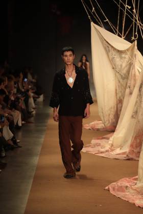 RECORD DATE NOT STATED Hisha s fashion show at SPFW. Sao Paulo (SP), 10 16 2026 - Fashion SPFW - Hisha fashion show during Sao Paulo Fashion Week N61 at Pacubra in Ibirapuera, Sao Paulo.(Foto: Fabricio Bomjardim Thenews2 imago images) Hisha s fashion show at SPFW. Copyright: xFabricioxBomjardimx